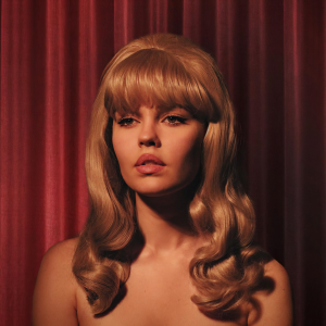 ดาวน์โหลดและฟังเพลง Evangeline พร้อมเนื้อเพลงจาก Stephen Sanchez