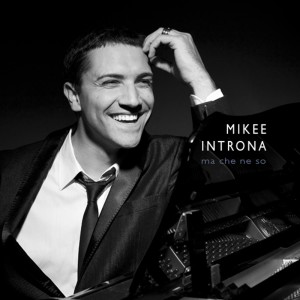 Dengarkan lagu Ma Che Ne So nyanyian Mikee Introna dengan lirik
