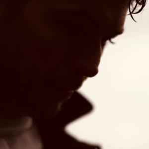 ดาวน์โหลดและฟังเพลง Flickers In The Flames พร้อมเนื้อเพลงจาก Dave Thomas Junior