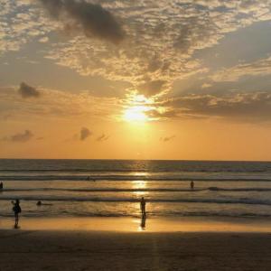Dengarkan Senja lagu dari Natasha Noor dengan lirik