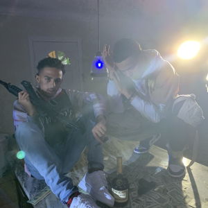 收聽Dontre的4Real (Explicit)歌詞歌曲
