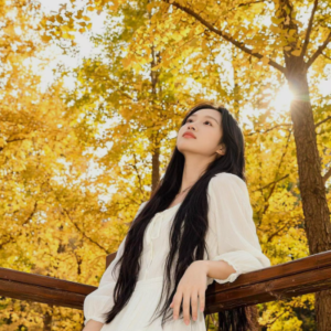 Listen to 云南山歌-咕噜噜调 (完整版) song with lyrics from 陆小刚