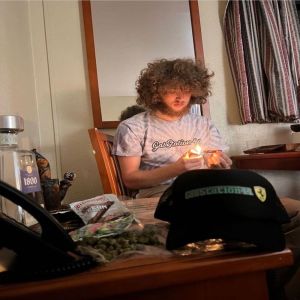 default playlist img