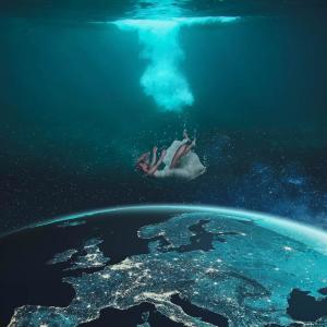 Dengarkan lagu Elijah Woods Lost In The Ocean (Acoustic) nyanyian Everybody Loves Josh dengan lirik