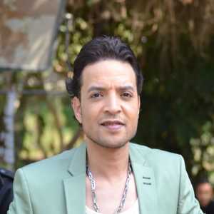 Dengarkan El Sadah El Keram lagu dari Tarek El Sheikh dengan lirik