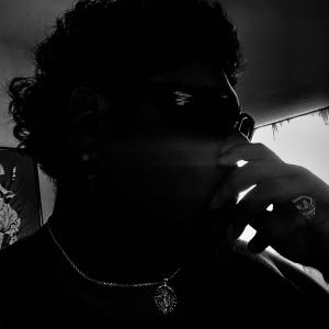 ดาวน์โหลดและฟังเพลง Night Games (Explicit) พร้อมเนื้อเพลงจาก Hypnoticss