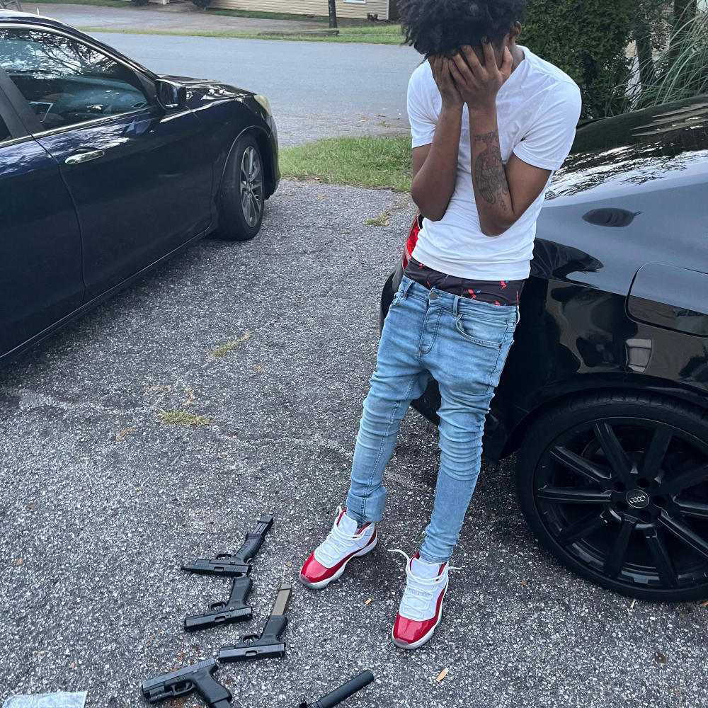Pacing (feat. Bankroll K) (Explicit)