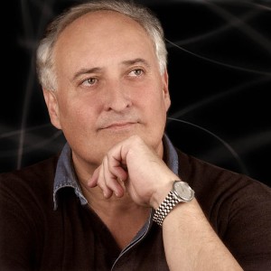 Dengarkan lagu Milujem Nápady nyanyian Dušan Grúň dengan lirik