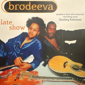 ดาวน์โหลดและฟังเพลง Kick Drum (Original Acoustic) พร้อมเนื้อเพลงจาก Brodeeva