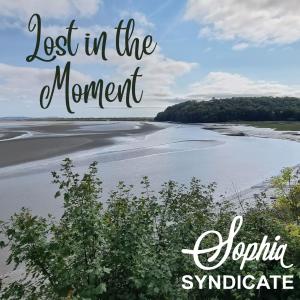 Sophia Syndicate的專輯Lost in the Moment