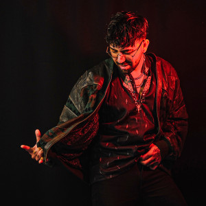 Listen to Şımarma song with lyrics from Resit Kemal