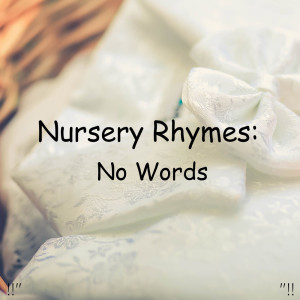 Dengarkan lagu Hey Diddle Diddle (Relaxing Baby Piano) nyanyian White Noise dengan lirik
