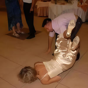 收聽yenxy的9:11 (feat. gutzxx) (Explicit)歌詞歌曲