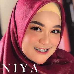 Dengarkan Innal Habibal Mustofa (Niya version) lagu dari Niya S dengan lirik