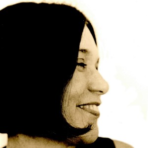 ดาวน์โหลดและฟังเพลง Here Comes the Sun พร้อมเนื้อเพลงจาก Joyce