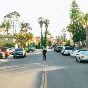 ดาวน์โหลดและฟังเพลง Curtain Call พร้อมเนื้อเพลงจาก Johnny Knox