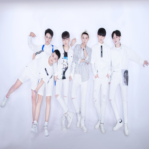 ดาวน์โหลดและฟังเพลง I'm Sorry พร้อมเนื้อเพลงจาก FFC-Acrush