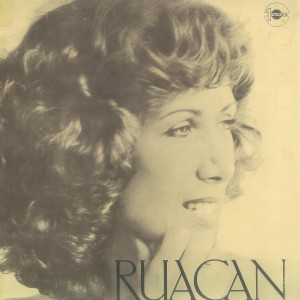 ดาวน์โหลดและฟังเพลง Mahagony พร้อมเนื้อเพลงจาก Nükhet Ruacan