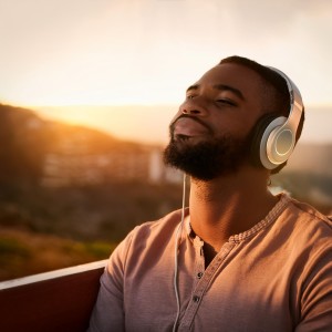 ดาวน์โหลดและฟังเพลง Música A Través De Las Emociones พร้อมเนื้อเพลงจาก Cuatro túnicas