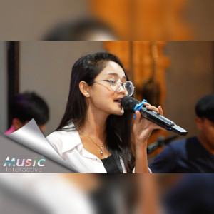 Dengarkan Aku Iklhas (Explicit) lagu dari Safira Inema dengan lirik