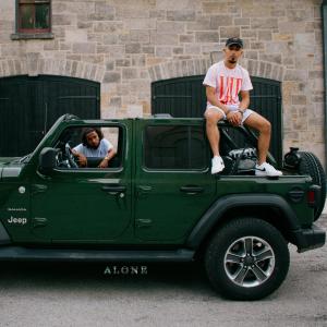 ดาวน์โหลดและฟังเพลง Alone (feat. Harris1star) พร้อมเนื้อเพลงจาก Cheezy