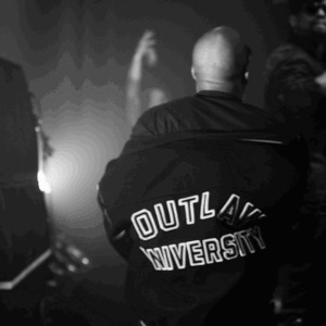 Dengarkan Please Believe It (feat. Edi, Napoleon, Noble, Young Dee, Big Syke the Warlord & Nutso) (Explicit) lagu dari DudMaster Lp Man dengan lirik