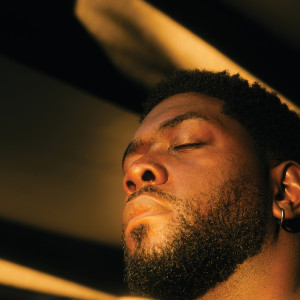ดาวน์โหลดและฟังเพลง FOR NO REASON (MIDNIGHT VERSION) พร้อมเนื้อเพลงจาก Jake Isaac