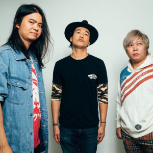 ดาวน์โหลดและฟังเพลง ย้อน พร้อมเนื้อเพลงจาก The Klure