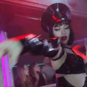 收聽KITTYPUSSY的СУЧКА ЭЙ (Explicit)歌詞歌曲