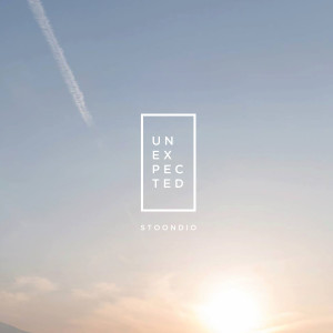 Dengarkan lagu Unexpected nyanyian Stoondio dengan lirik