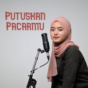 Dengarkan Putuskan Pacaramu lagu dari Woro Widowati dengan lirik