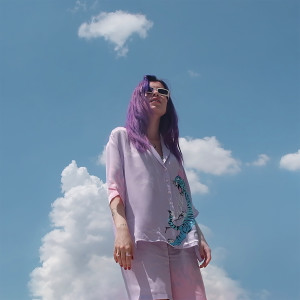 Listen to Bir Bataklık Var Göbeğinde Ankara'nın song with lyrics from Beyza Doğuç