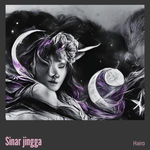 ดาวน์โหลดและฟังเพลง Sinar jingga พร้อมเนื้อเพลงจาก Hairo