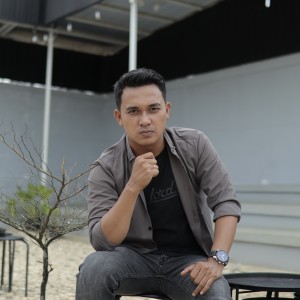 ดาวน์โหลดและฟังเพลง Sejuta rasa cinta พร้อมเนื้อเพลงจาก Andri Dharma