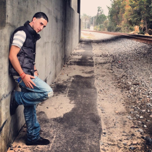 Dengarkan lagu Move Your Body nyanyian Noelito Flow dengan lirik