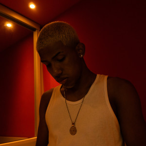 ดาวน์โหลดและฟังเพลง Batom Vermelho พร้อมเนื้อเพลงจาก Jovem Ch