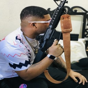 收聽mc iury 17的Mtg - Olha Que Mina Safada (Explicit)歌詞歌曲
