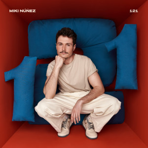 收聽Miki Núñez的Llums De Mitjanit歌詞歌曲