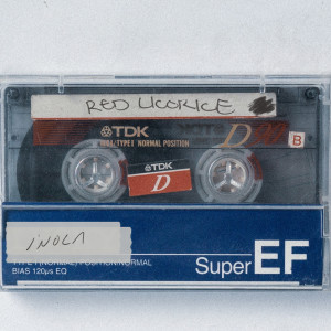 อัลบัม Space Between ศิลปิน Red Licorice