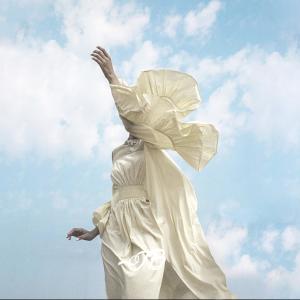 ดาวน์โหลดและฟังเพลง Value พร้อมเนื้อเพลงจาก Júnior No Beat