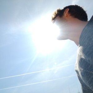 ดาวน์โหลดและฟังเพลง See The Sun พร้อมเนื้อเพลงจาก AVO