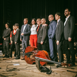 ดาวน์โหลดและฟังเพลง Shabes in polečko... พร้อมเนื้อเพลงจาก Preßburger Klezmer Band