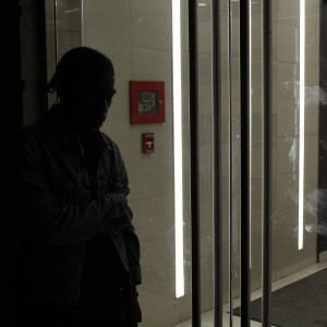 收听Shwon Dwon的Distance (Explicit)歌词歌曲