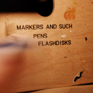 MARKERS AND SUCH PENS FLASHDISKS dari Sal Priadi