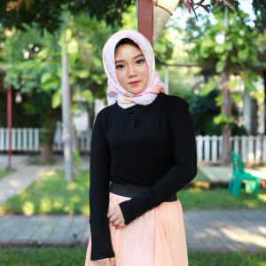 ดาวน์โหลดและฟังเพลง Kalah Rupo Menang Bondo พร้อมเนื้อเพลงจาก Nonna 3in1