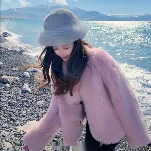 Dengarkan lagu 麦浪 (甜美女声版) nyanyian 梨香 dengan lirik