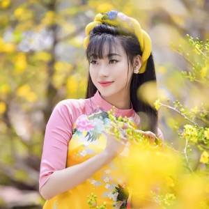 Listen to Spring And Youth song with lyrics from Điều giản dị