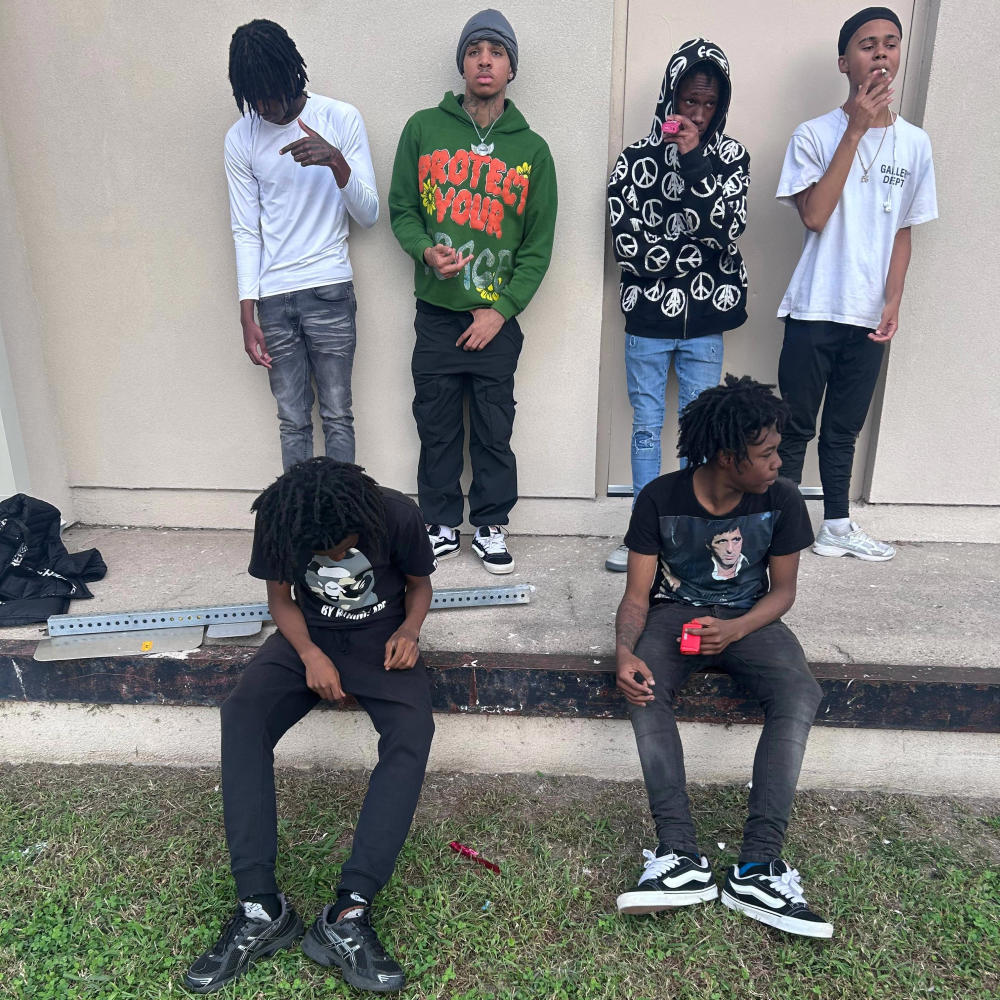Hit Da 156 (feat. HunchoDa1, Bam Diablo, Fat Quan, ToneFrmDaPark, Luh Bryce & Loepdk) (Explicit)