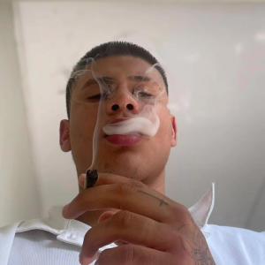 收聽sharkbaby的Humo -Especial version- (Explicit)歌詞歌曲