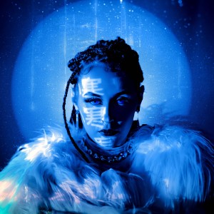 Listen to Frío (Explicit) song with lyrics from DOMENICA